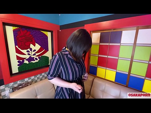 ❤️ جاپاني پياري وڏي سيني سان گڏ جنسي رانديڪن سان مشت زني ڪري ٿي ۽ هڪ orgasm آهي. هوءَ هڪ انٽرويو ۾ پنهنجي ڀوائتي تجربي بابت ڳالهائي ٿي. وڏيون چوڙيون ۽ وارن واري بلت زور سان روئي رهي آهي. اوساڪاپورن تي sd.pornolymp.ru